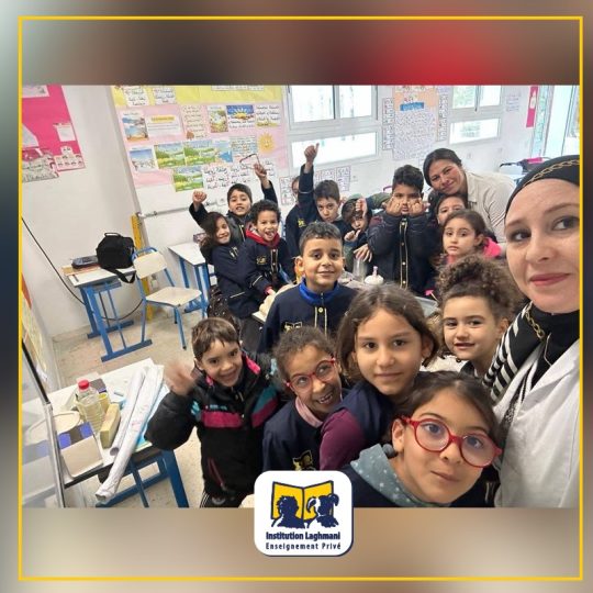 Enfants du primaires Laghmani apprennent à manger les bons aliments