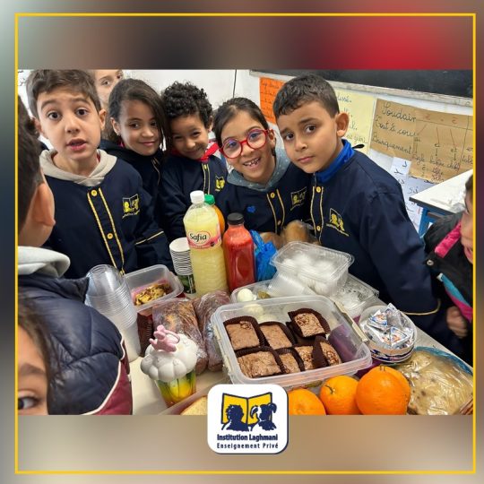 Enfants du primaires Laghmani apprennent à manger les bons aliments