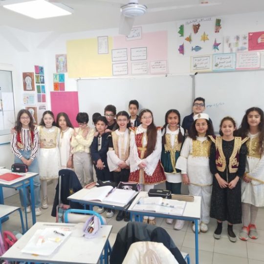 Elèves école Laghmani célèbrent le jour de l'habit traditionnel